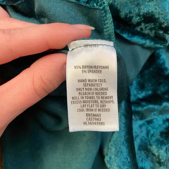 Nordstrom Chelsea28 NWT Green Velvet Ruffle Blouse Womens Size L Jewel Glam - Picture 6 of 7